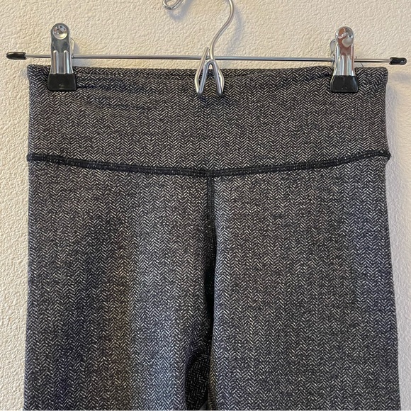 Lululemon Chevron Fleece Size 2 Leggings - Picture 9 of 10